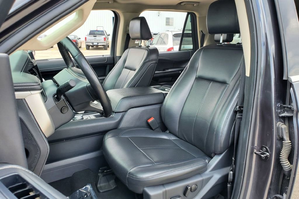 Certified 2024 Ford Expedition Max XLT RWD image 5