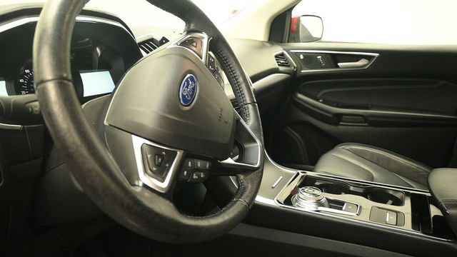 Certified 2019 Ford Edge Titanium w/ Cold Weather Package AWD/4WD image 19