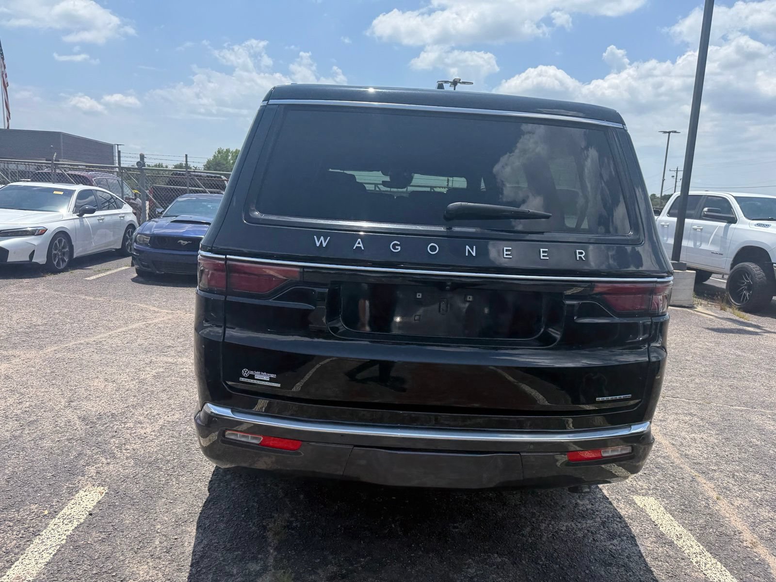 Used 2022 Jeep Wagoneer Series II w/ Premium Group I AWD/4WD image 6