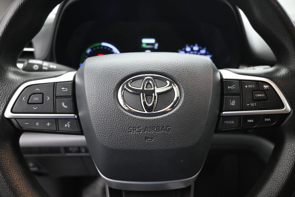 Used 2021 Toyota Sienna LE w/ LE Plus Package FWD image 12