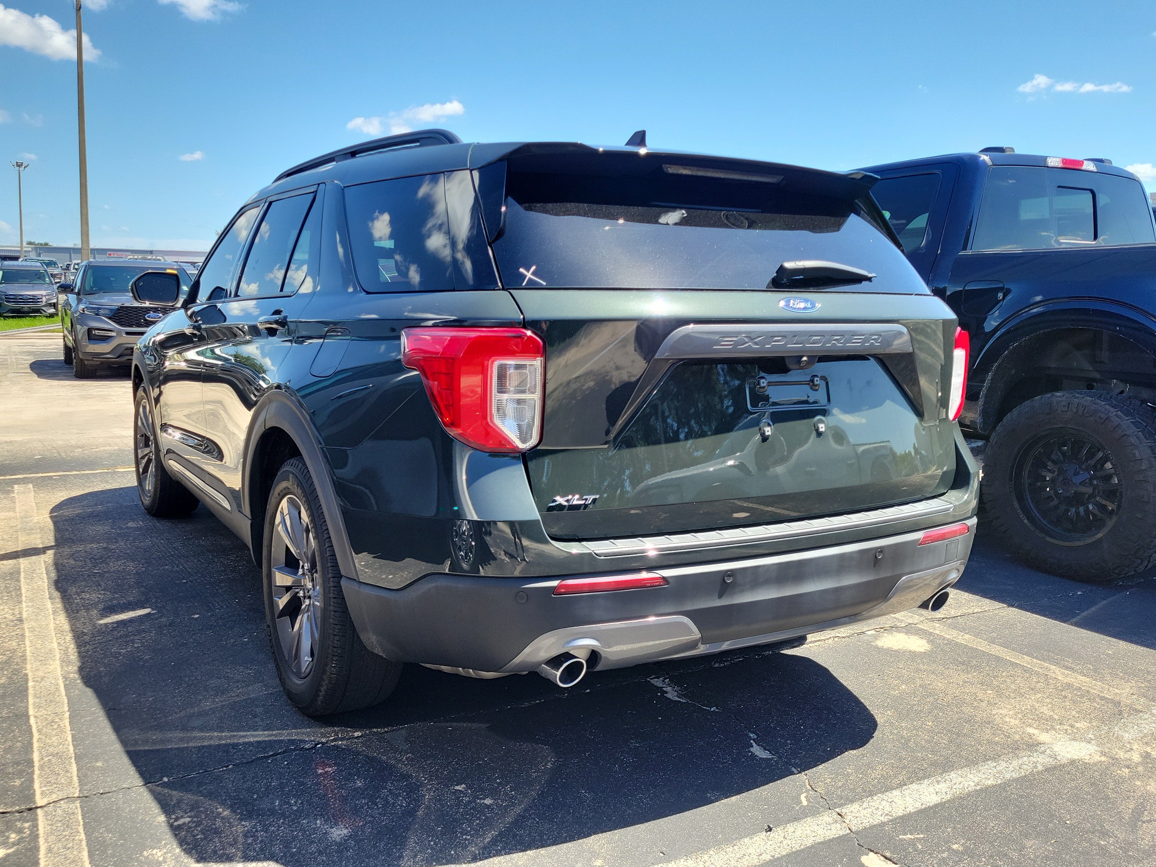 Certified 2023 Ford Explorer XLT w/ Equipment Group 202A RWD image 4