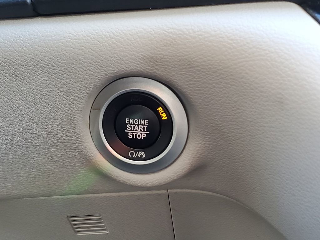 Used 2017 Chrysler Pacifica Touring image 25