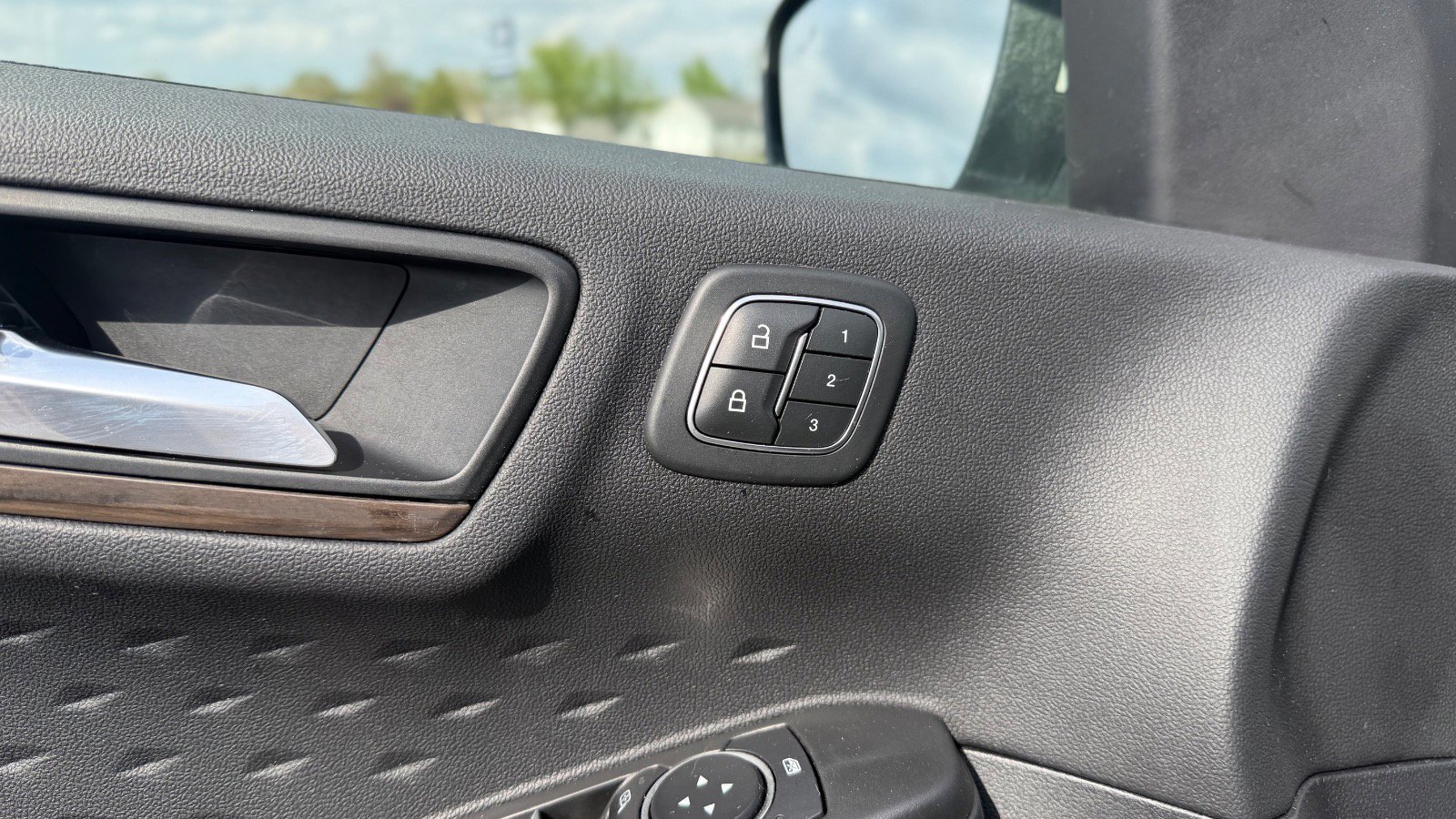 Certified 2020 Ford Escape Titanium w/ Titanium Premium Package 2.0 FWD image 24