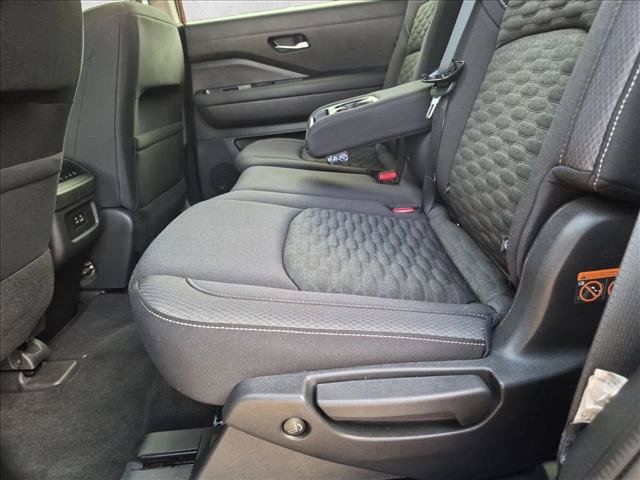 Used 2022 Nissan Pathfinder SV w/ SV Black Package FWD image 18