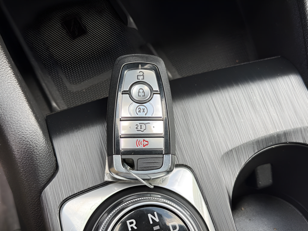 Certified 2025 Ford Escape ST-Line Elite w/ Premium Technology Package AWD/4WD image 15