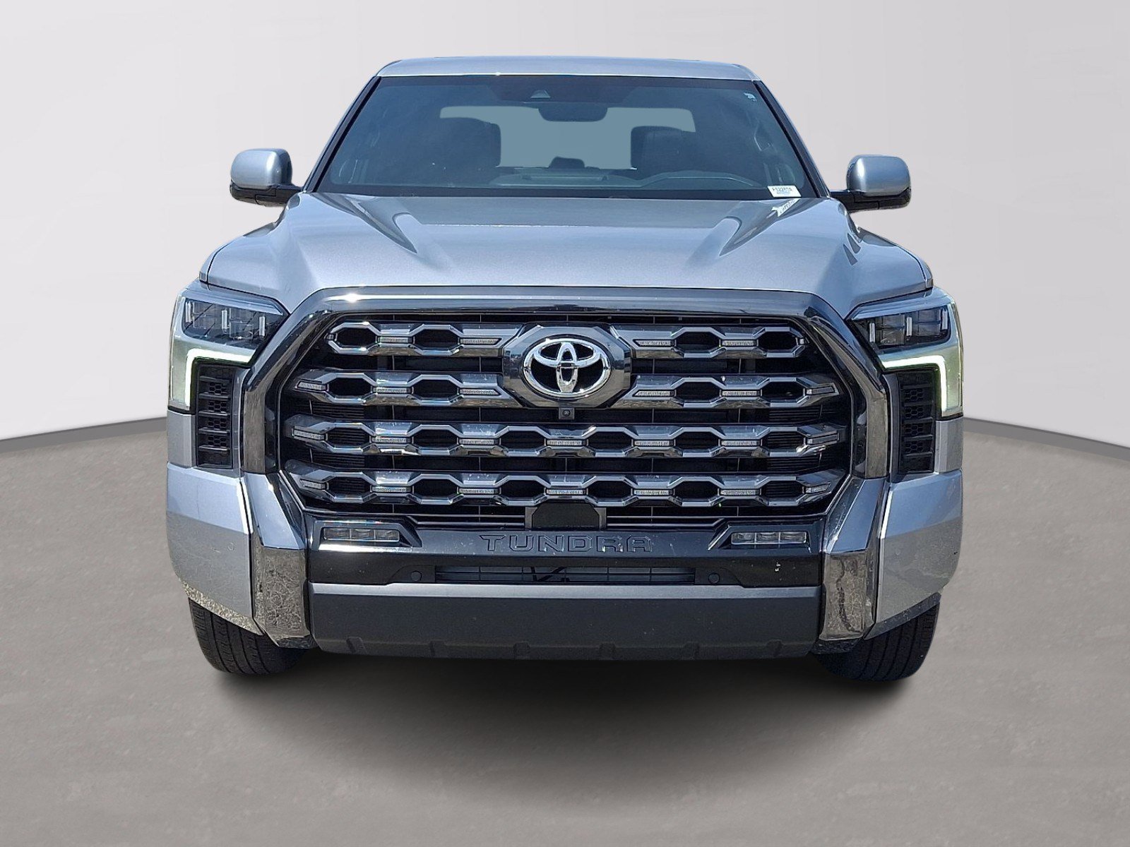 Used 2025 Toyota Tundra Platinum AWD/4WD image 2