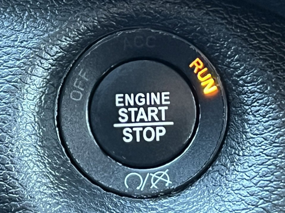 Used 2021 Jeep Cherokee Limited image 36