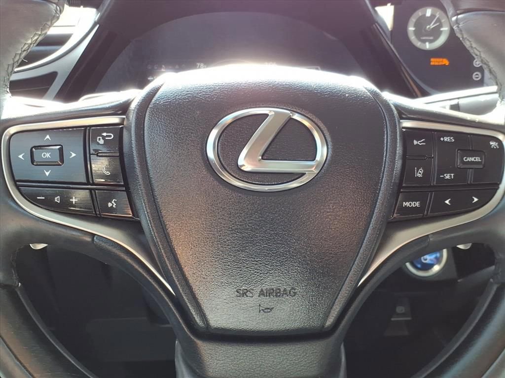 Used 2022 Lexus ES 300h Ultra Luxury w/ Accessory Package 2 image 28