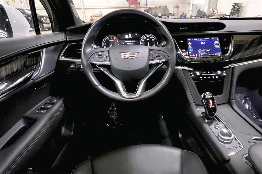 Used 2024 Cadillac XT6 Premium Luxury image 5