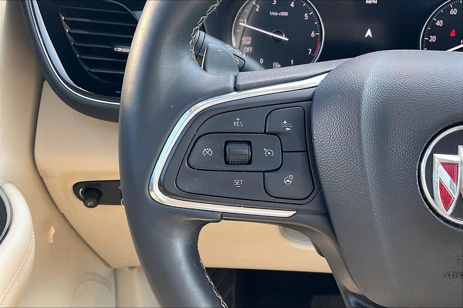 Used 2022 Buick Envision Avenir w/ Premium Seat Package FWD image 16