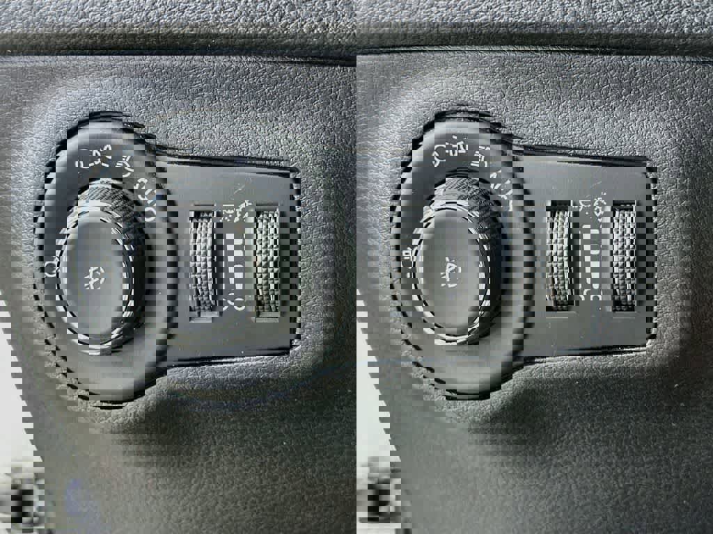 Used 2018 Jeep Compass Latitude image 26