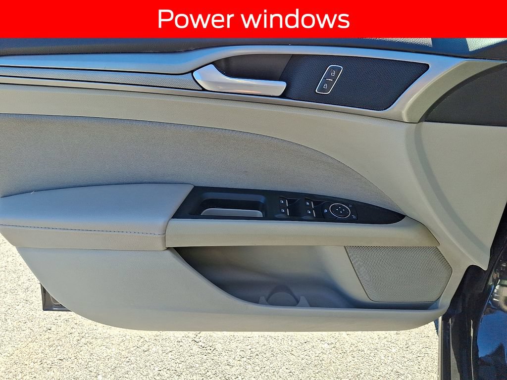 Certified 2019 Ford Fusion SE FWD image 12