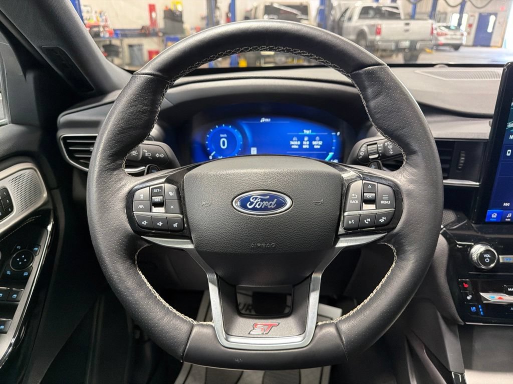 Certified 2024 Ford Explorer ST w/ Technology Package AWD/4WD image 18