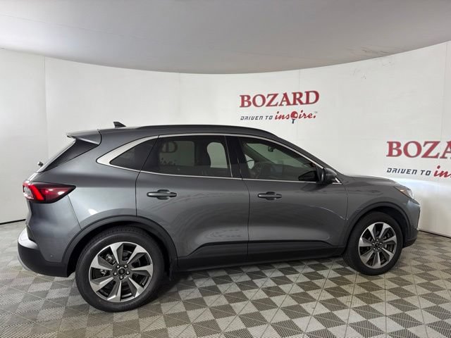 Certified 2024 Ford Escape Platinum w/ Premium Technology Package AWD/4WD image 17