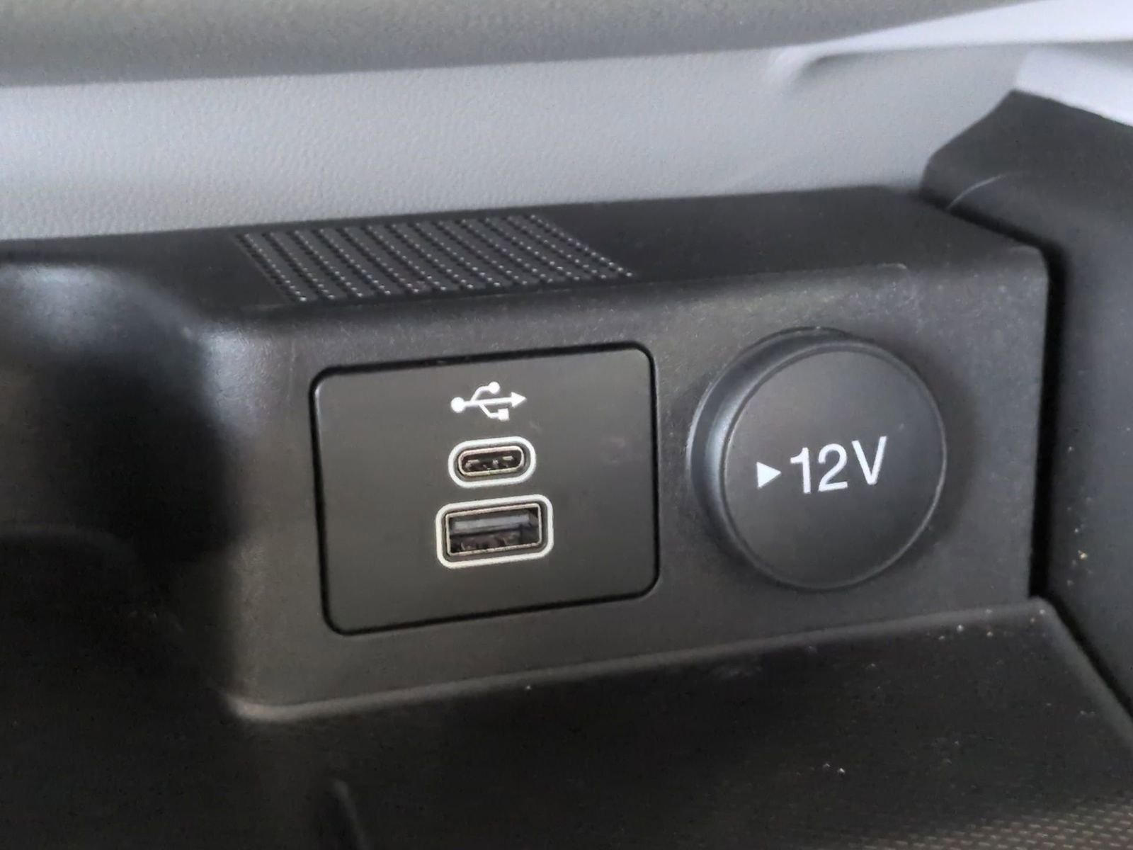 Certified 2025 Ford Escape SE image 34