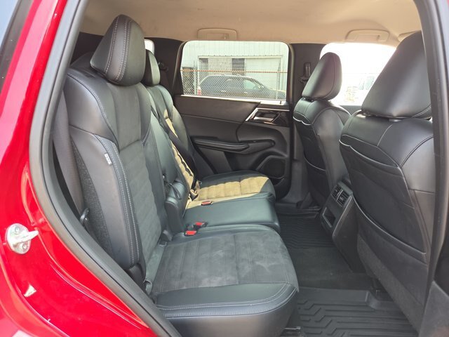 Used 2024 Mitsubishi Outlander SE AWD/4WD image 14
