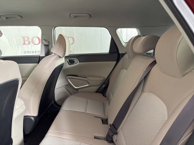 Used 2022 Kia Soul LX image 13