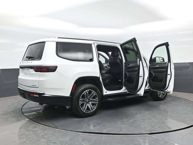 Used 2024 Jeep Wagoneer Series II AWD/4WD image 26