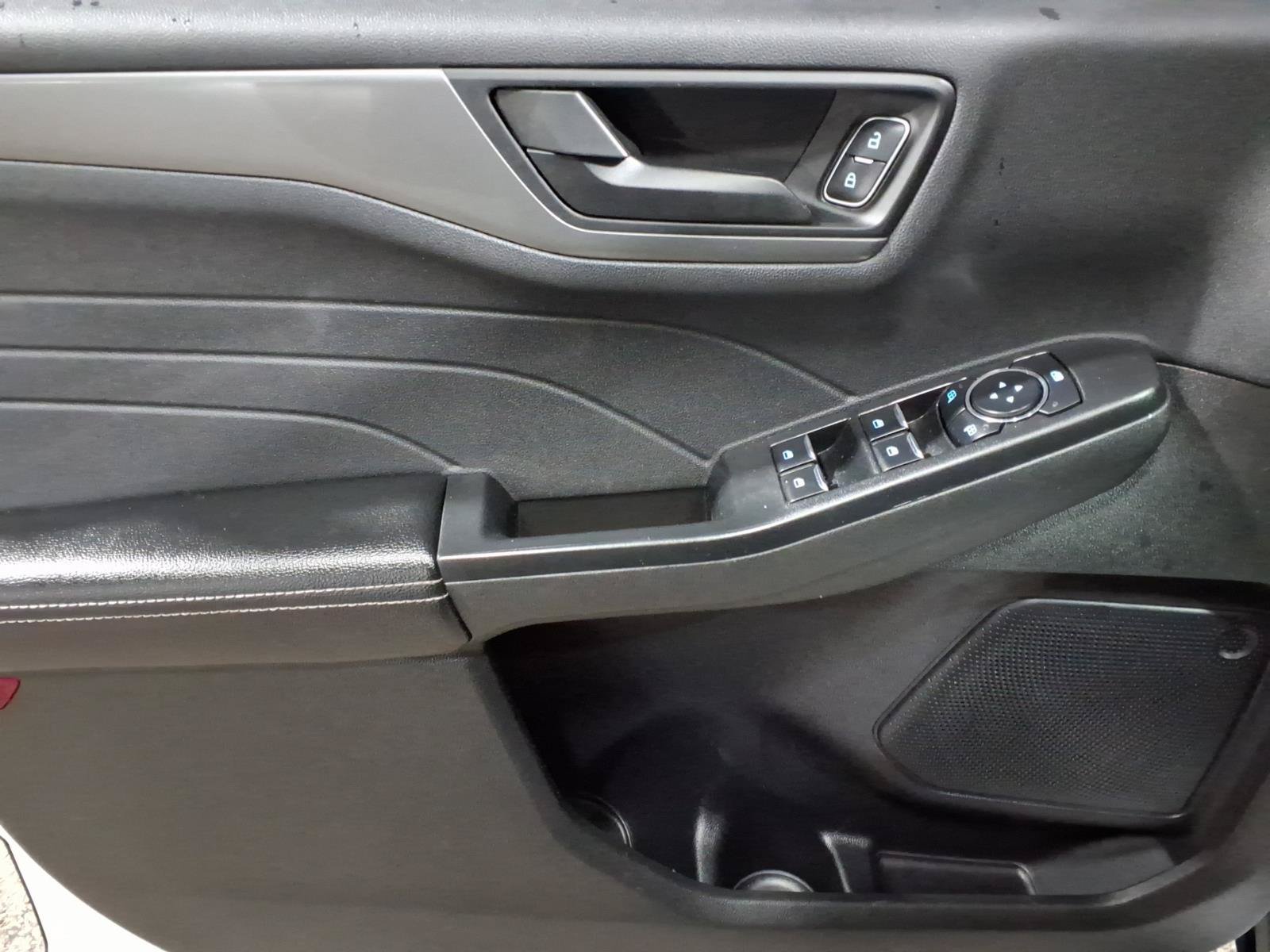 Certified 2024 Ford Escape Active FWD image 9