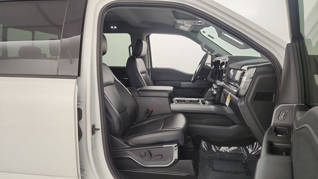 Certified 2024 Ford F250 Lariat w/ Black Appearance Package image 38