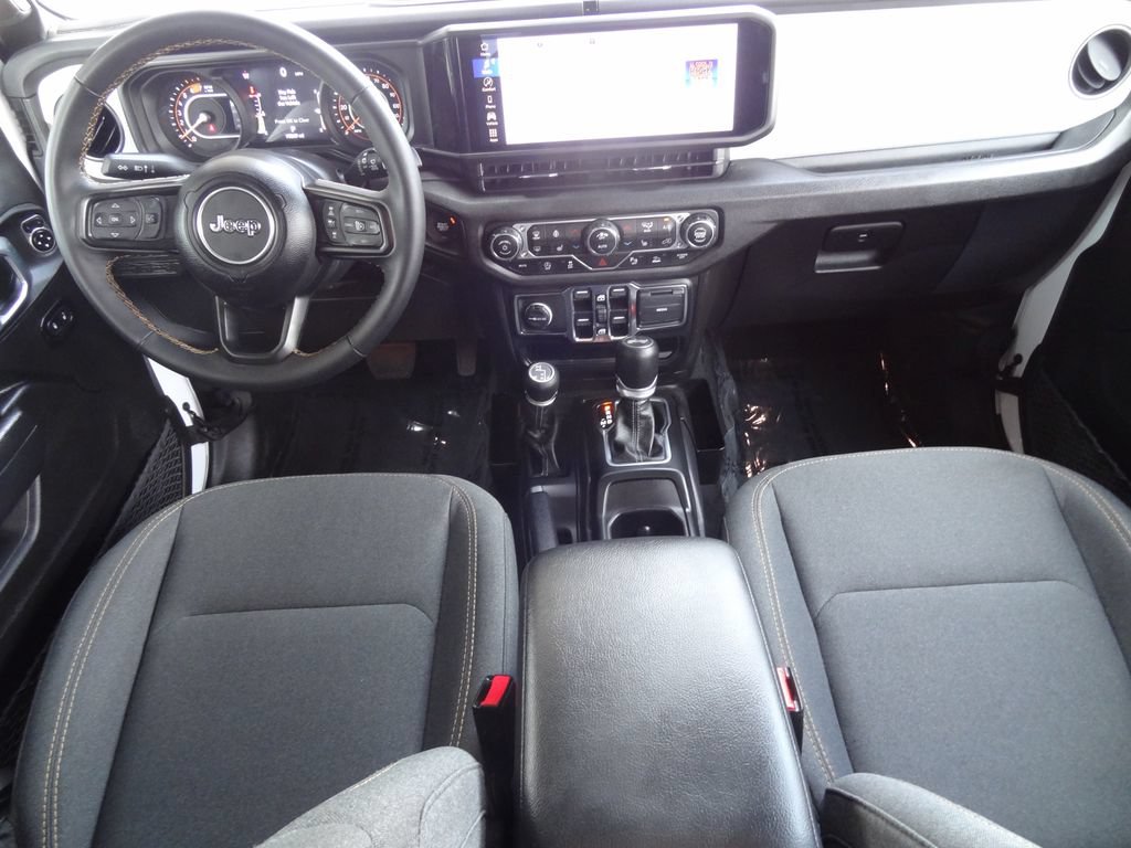 Used 2024 Jeep Wrangler Unlimited Sport AWD/4WD image 11