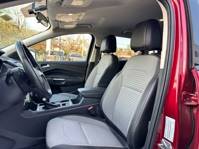 Certified 2017 Ford Escape SE w/ SE Sport Appearance Package AWD/4WD image 36