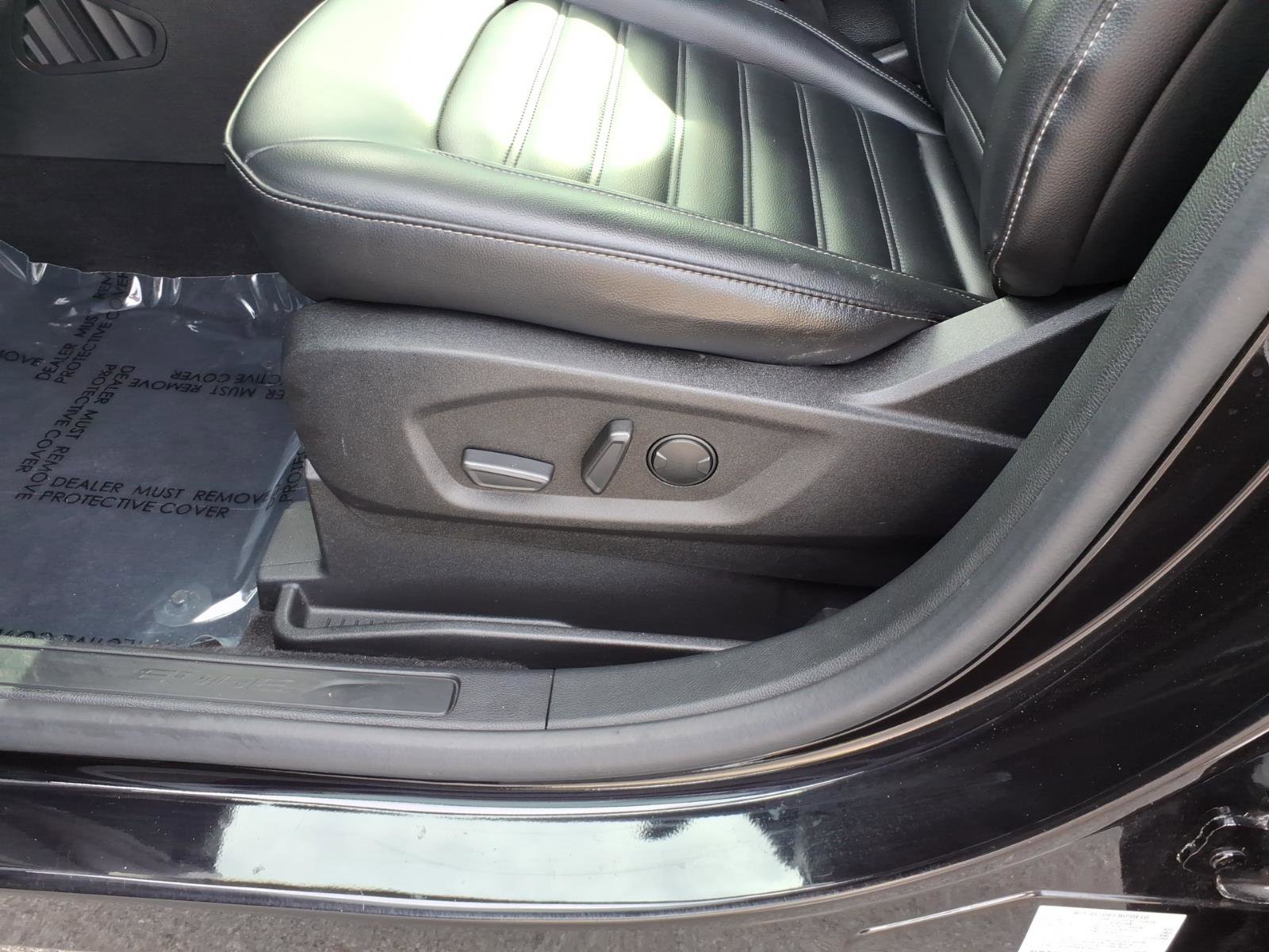 Certified 2024 Ford Edge SEL w/ Convenience Package AWD/4WD image 11