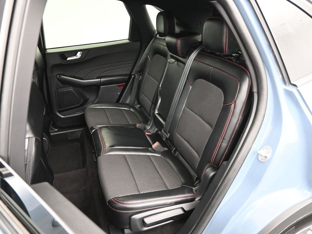 Certified 2025 Ford Escape ST-Line FWD image 21