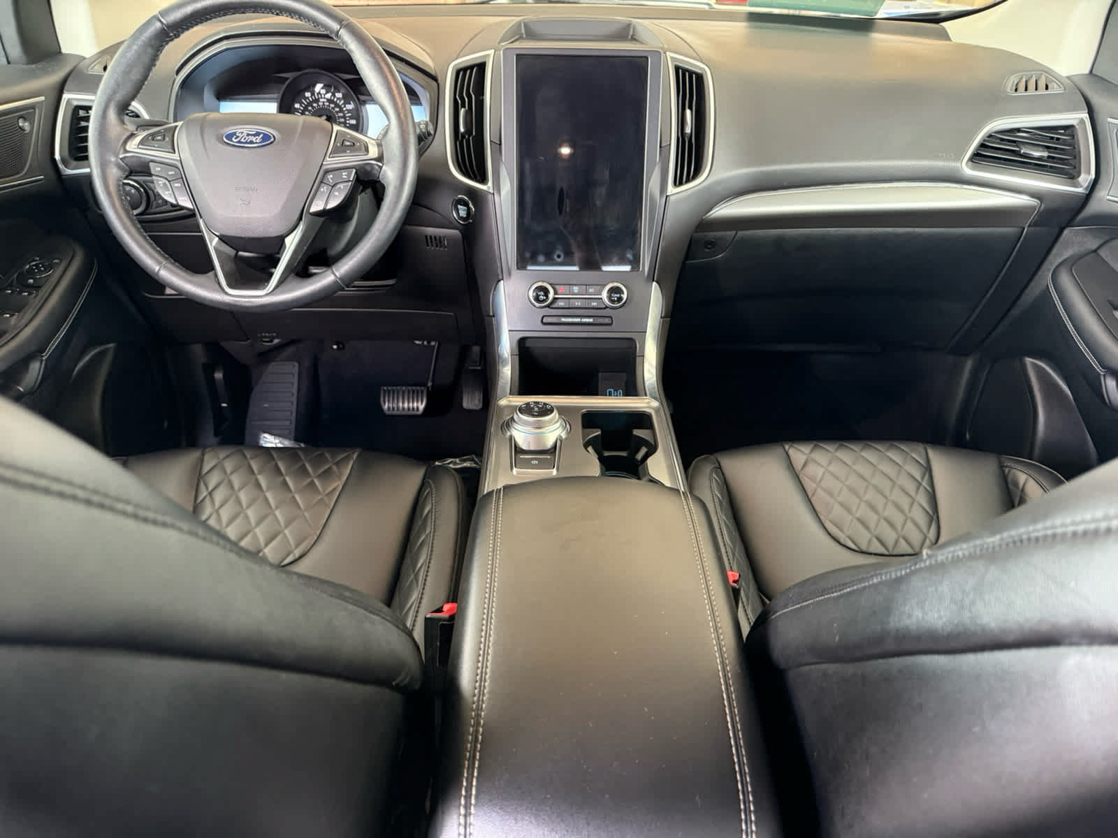 Certified 2024 Ford Edge Titanium AWD/4WD image 17