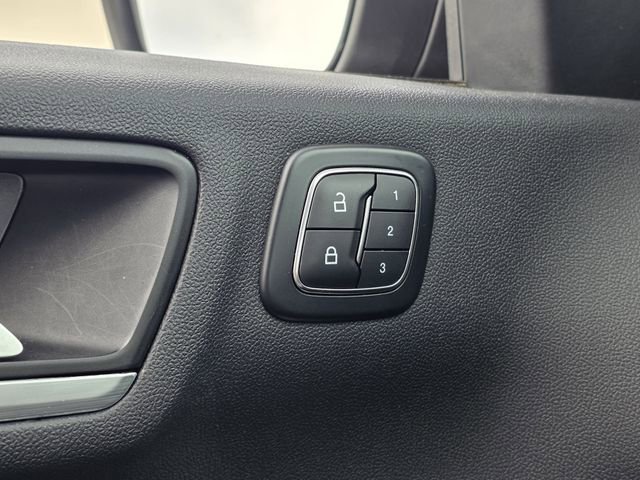 Certified 2025 Ford Escape Platinum AWD/4WD image 17