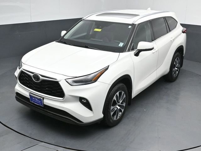 Used 2021 Toyota Highlander XLE AWD/4WD image 47