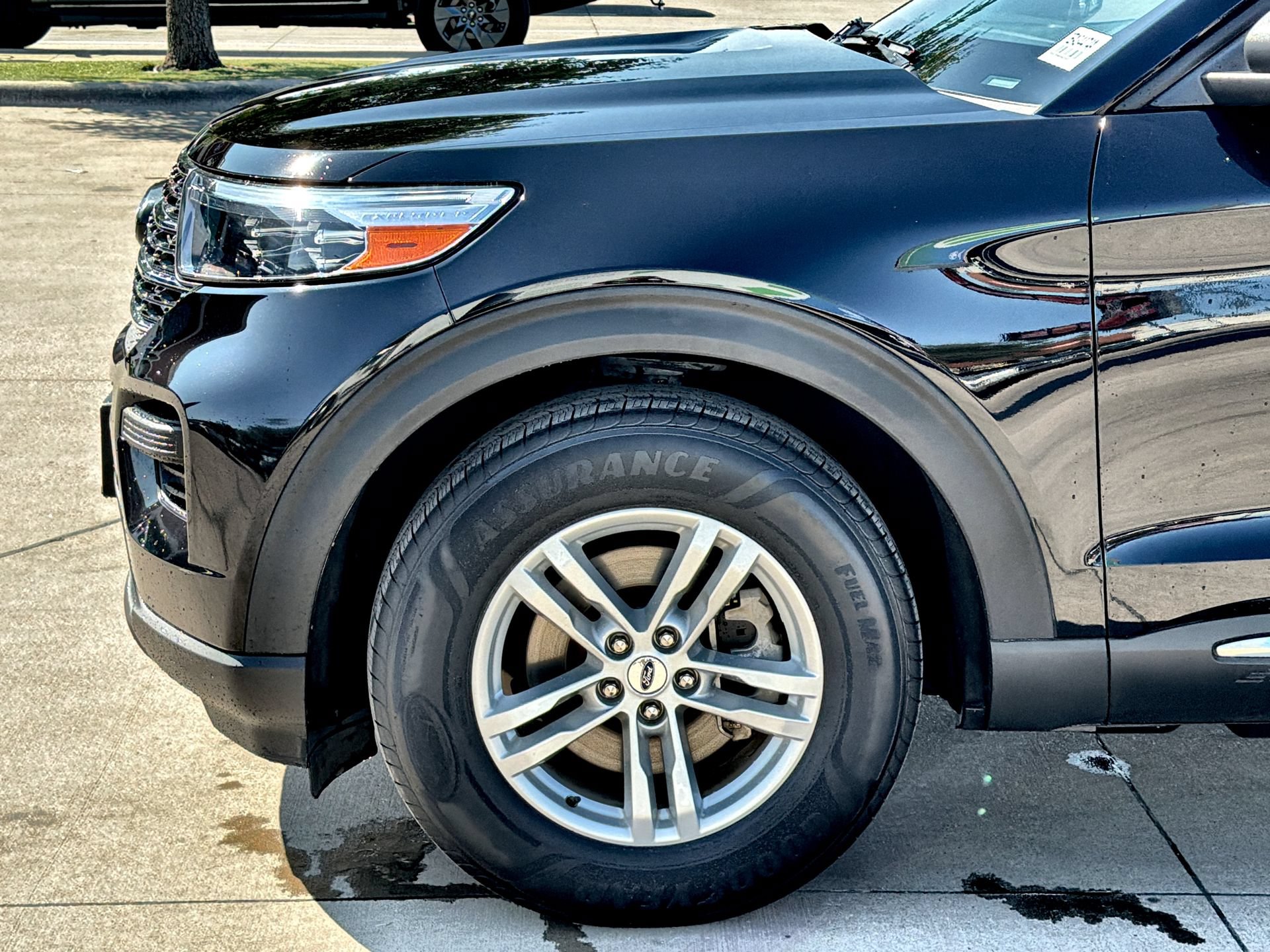 Certified 2024 Ford Explorer XLT RWD image 10
