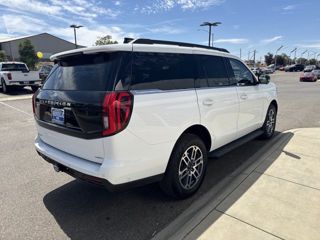 Certified 2025 Ford Expedition Active AWD/4WD image 8