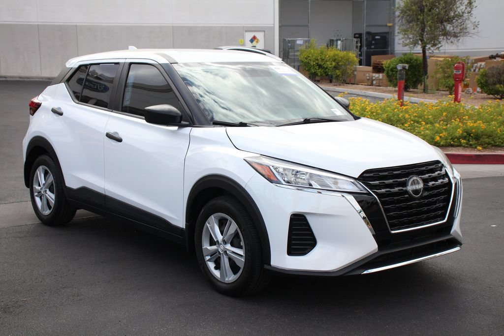 Used 2022 Nissan Kicks S FWD image 11