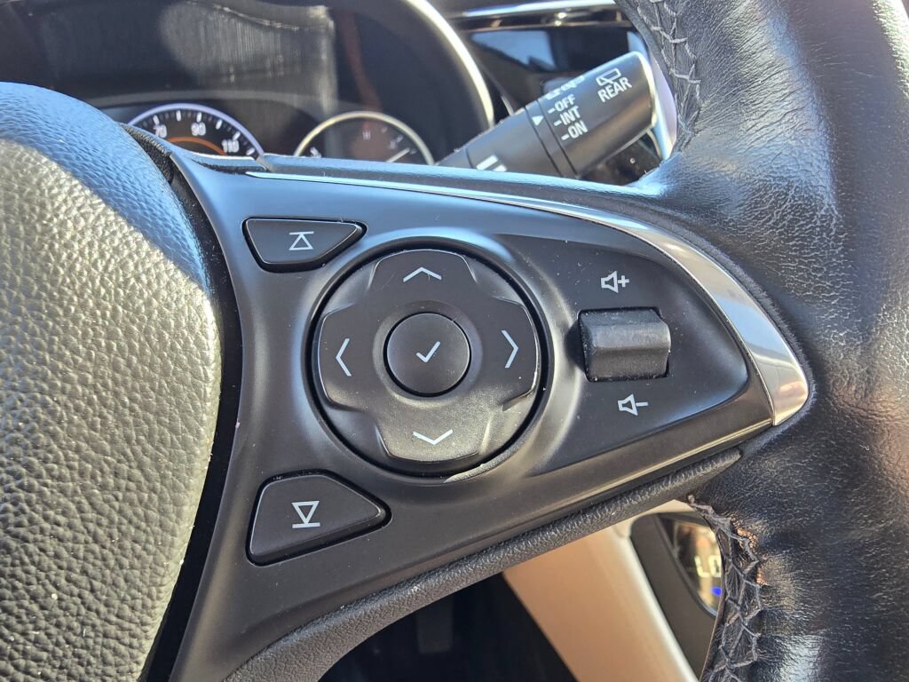 Used 2020 Buick Envision Premium w/ Driver Confidence Package AWD/4WD image 21