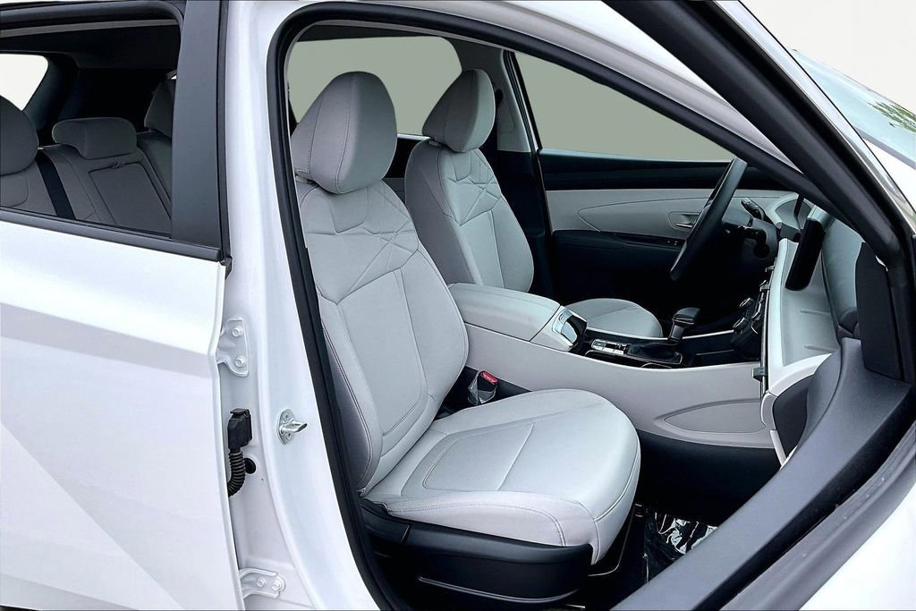 Used 2025 Hyundai Tucson SE FWD image 9