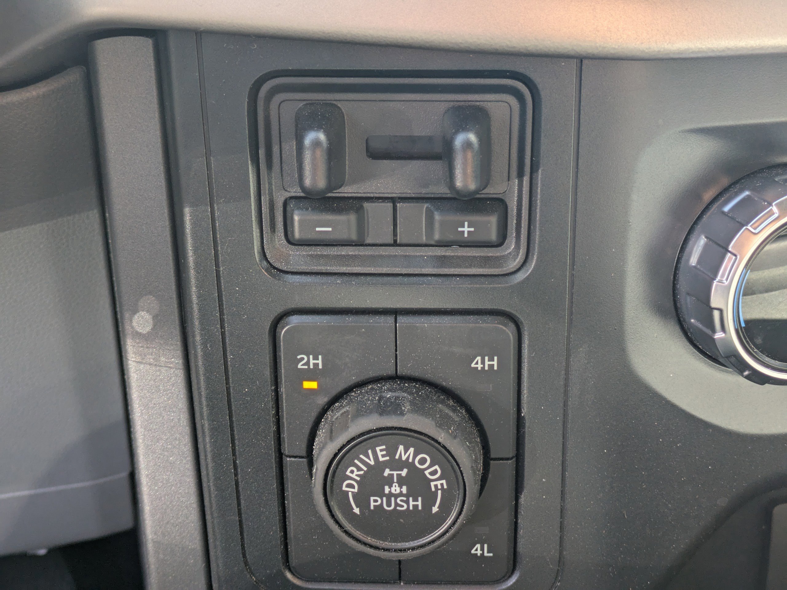 Certified 2022 Ford F150 XLT w/ Equipment Group 301A Mid image 25