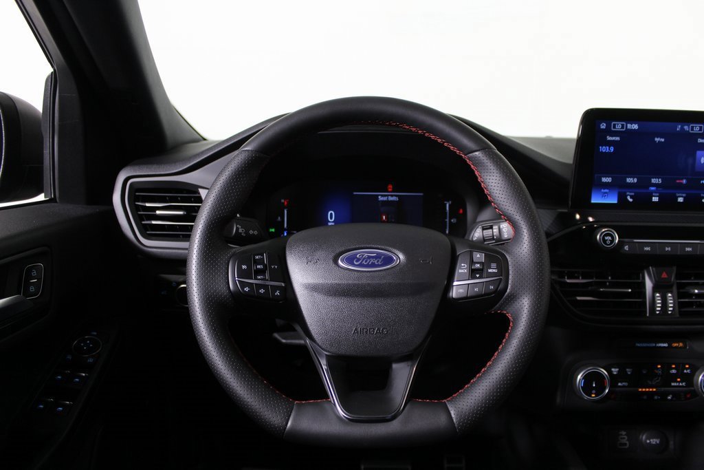 Certified 2024 Ford Escape ST-Line image 15