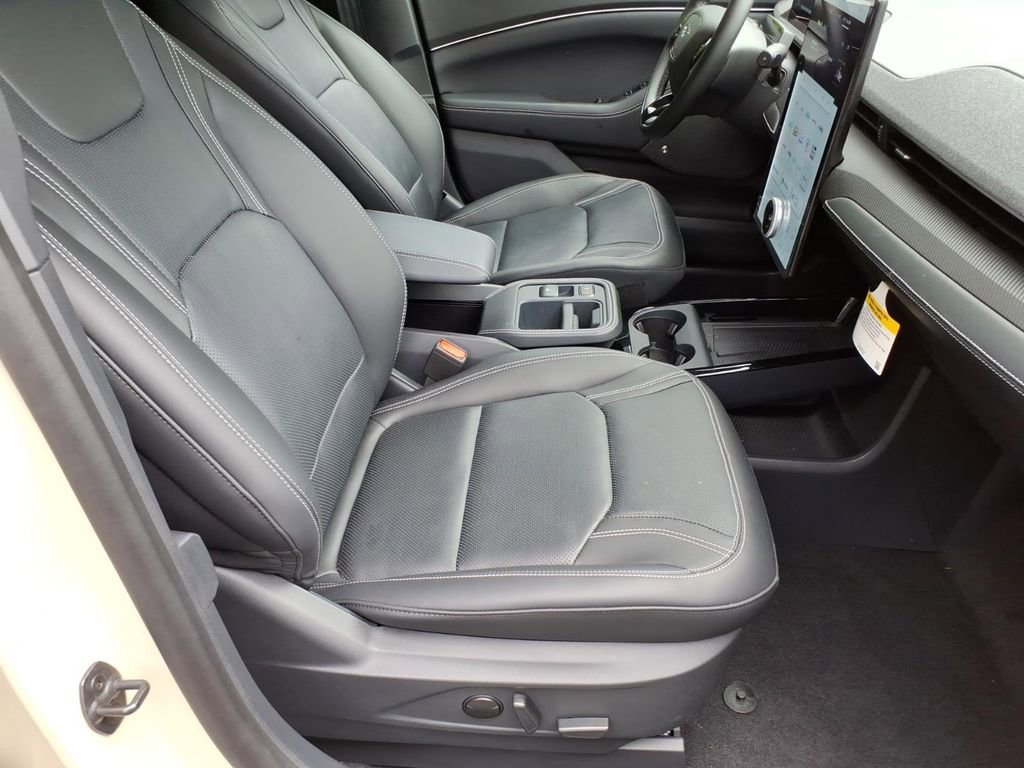 Certified 2025 Ford Mustang Mach-E Premium RWD image 8