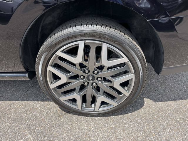 Certified 2025 Ford Expedition Platinum w/ Platinum Ultimate Package AWD/4WD image 6