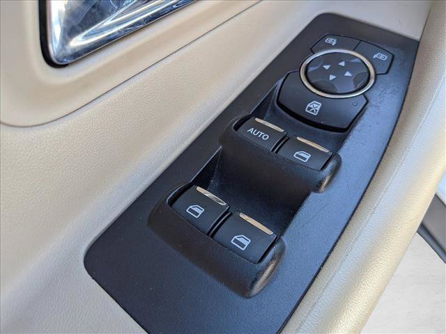 Certified 2017 Ford Taurus SE FWD image 11