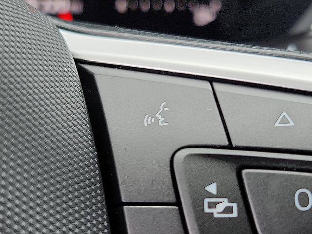 Used 2023 Volkswagen Tiguan SE FWD image 25