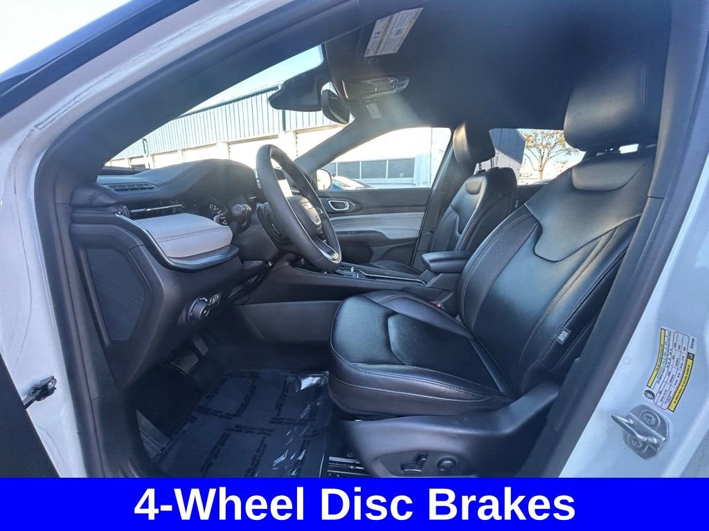 Used 2024 Jeep Compass Limited image 10