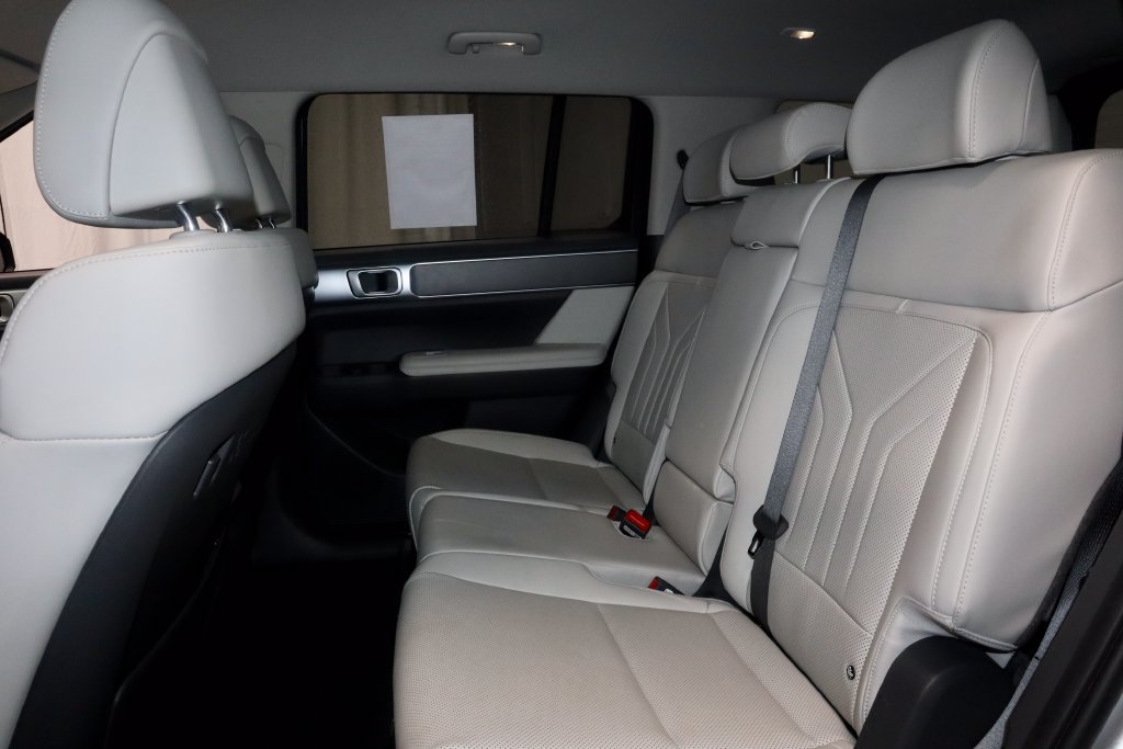 Used 2025 Hyundai Santa Fe SEL AWD/4WD image 22