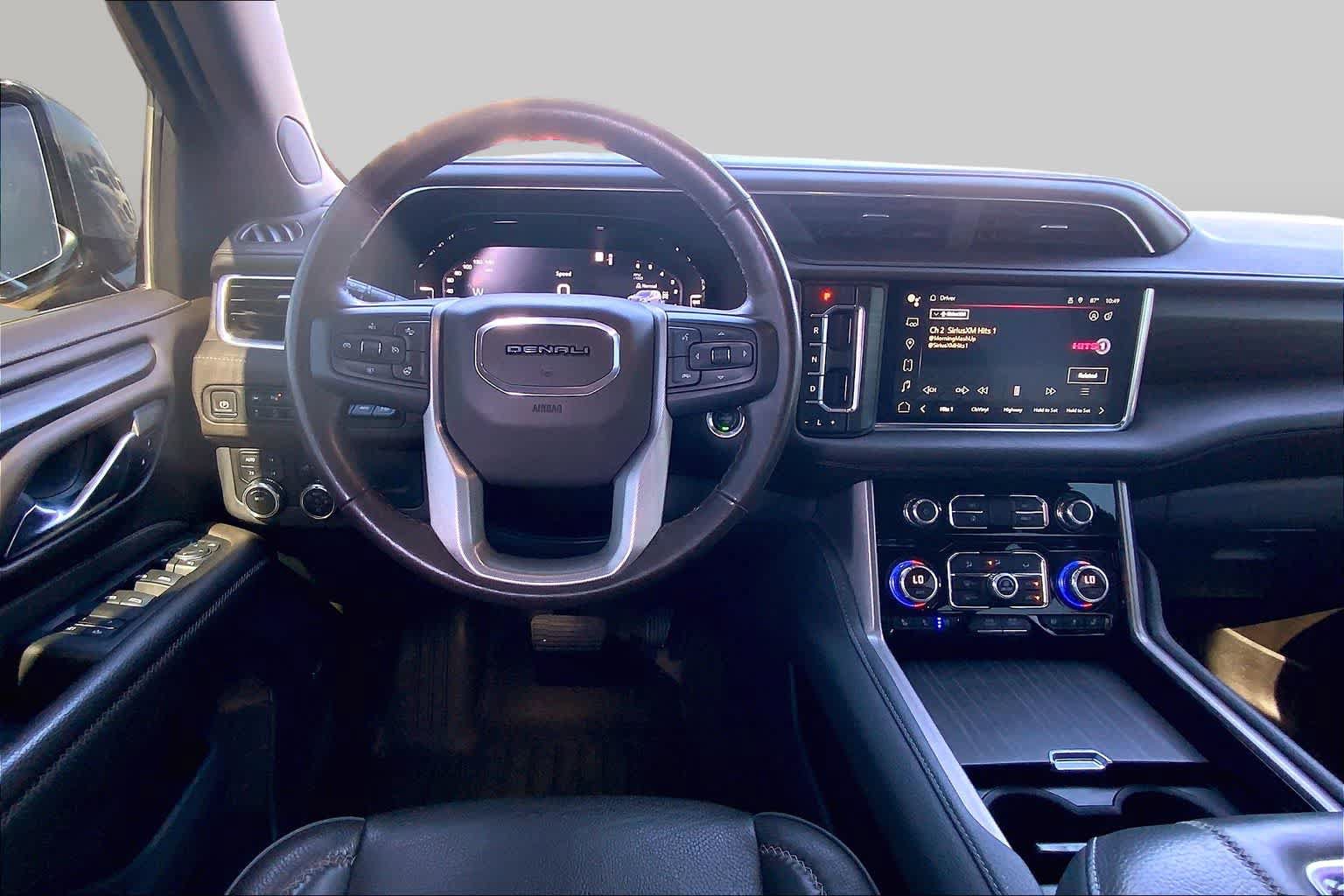 Used 2022 GMC Yukon XL Denali AWD/4WD image 6