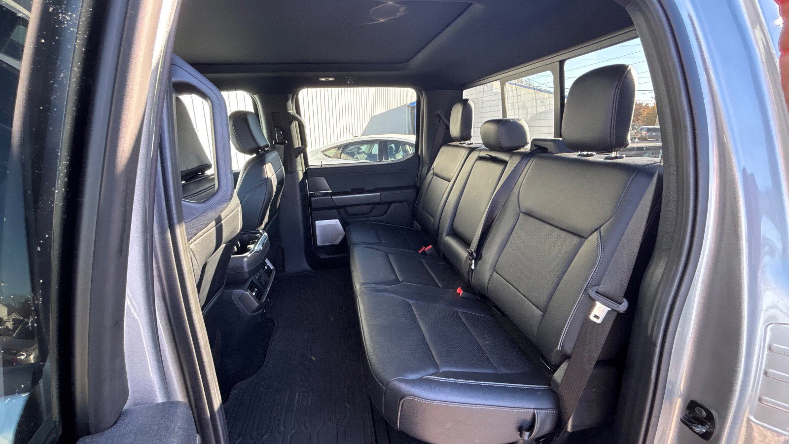 Certified 2025 Ford F150 Lariat w/ Equipment Group 502A High image 23