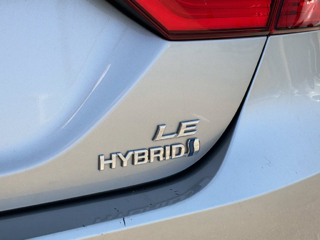 Used 2021 Toyota Camry LE FWD image 9