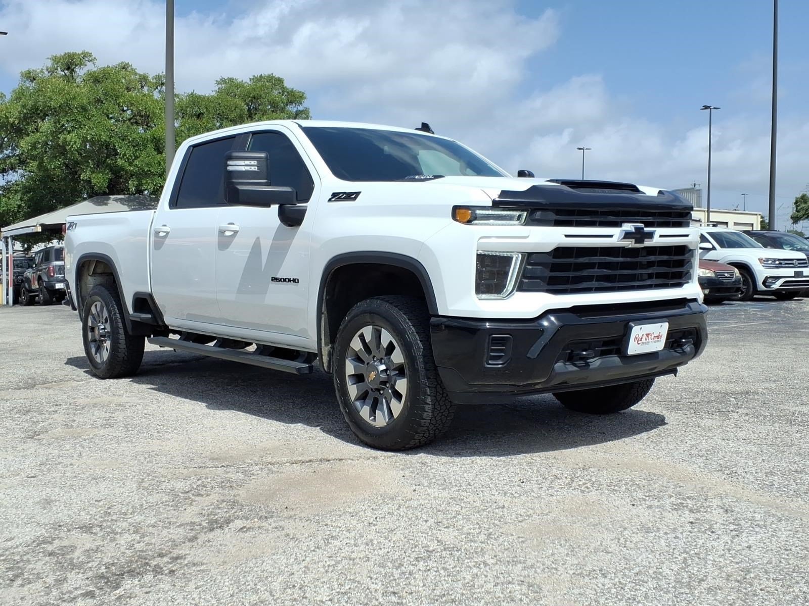 Used 2024 Chevrolet Silverado 2500 Custom w/ Custom Value Package AWD/4WD image 10