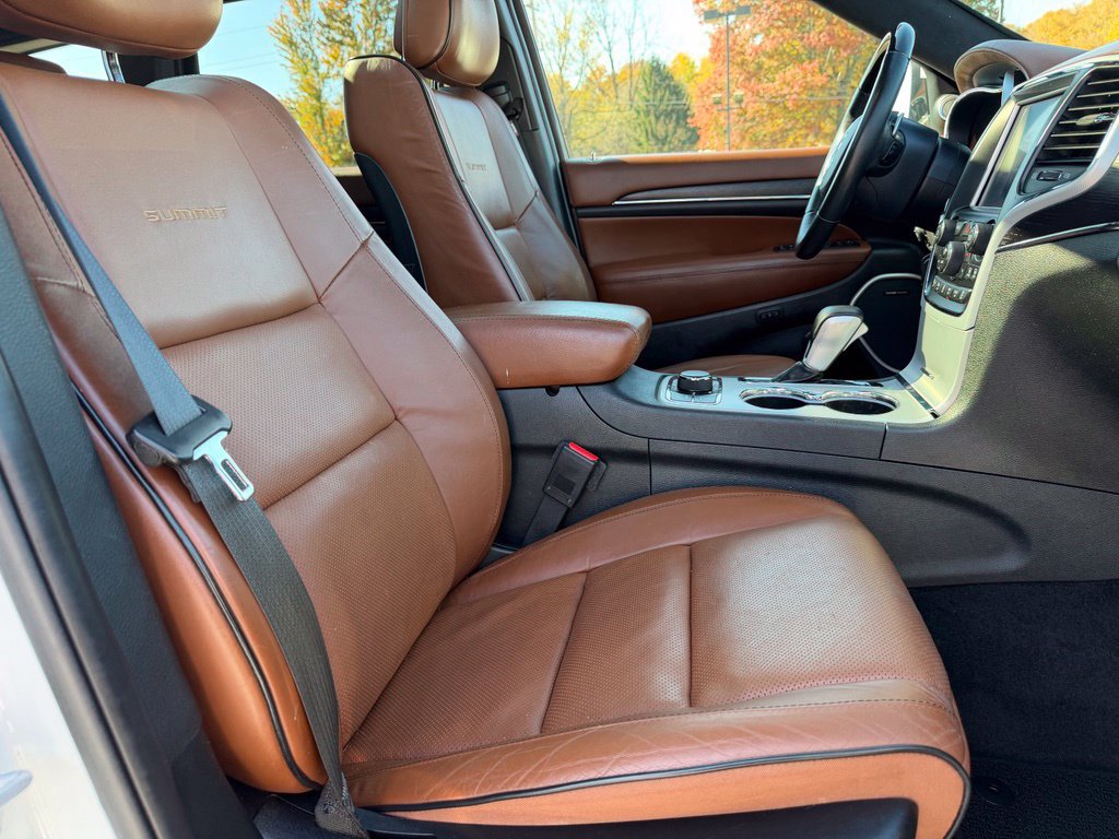 Used 2018 Jeep Grand Cherokee Summit w/ Platinum Series Group AWD/4WD image 16