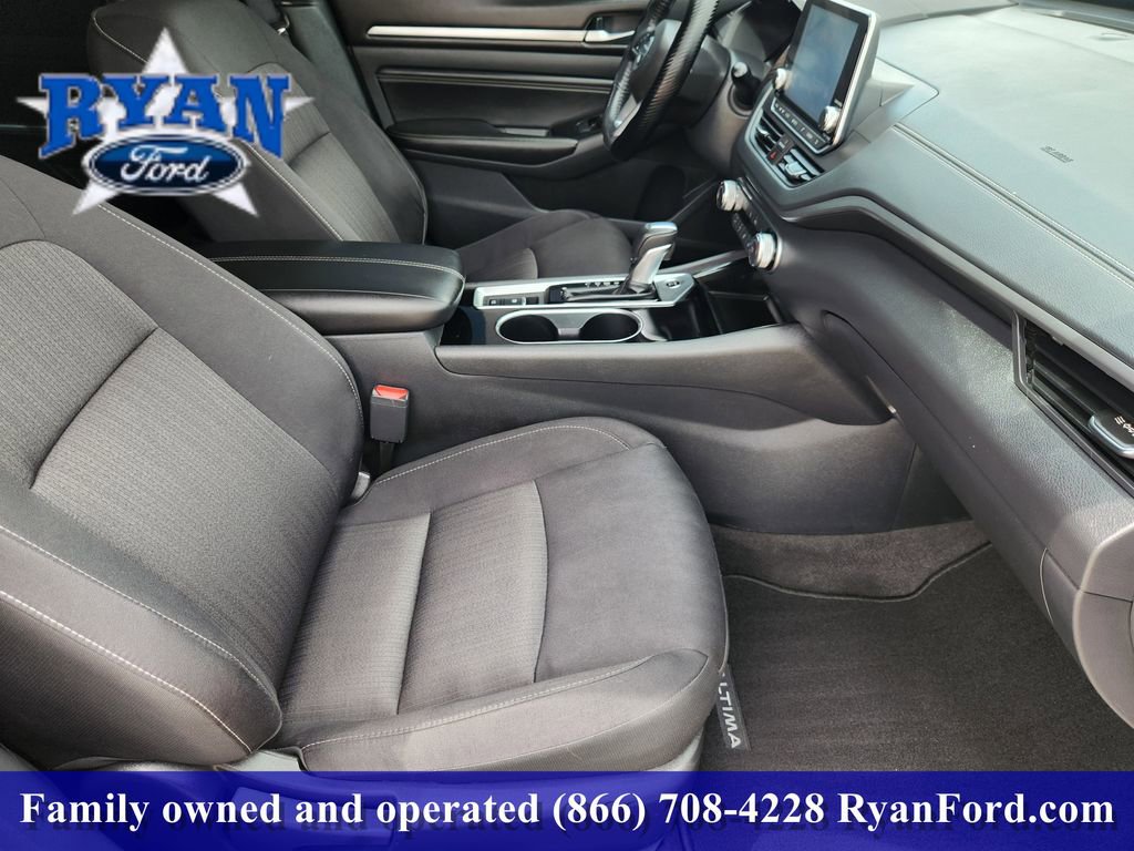 Used 2022 Nissan Altima 2.5 SV w/ SV Premium Package FWD image 10